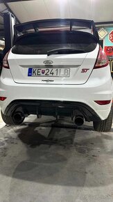 FORD FIESTA ST - 4