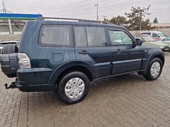 Predám Mitsubishi Pajero 3.2DI-D 147 KW manuál r.v.2012 - 4