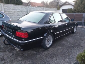 BMW 735i V8 Manuál - 4