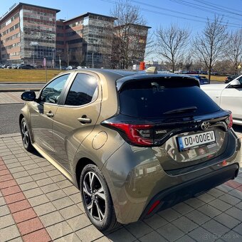 Toyota Yaris 1.5 Hybrid e-CVT Style - 4