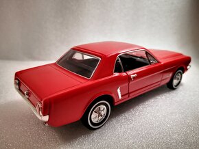 Predám kovový model Ford Mustang Coupe 1964, 1:24 - 4