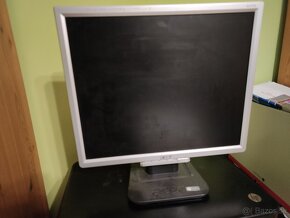 Predám staršie LCD monitory - 4