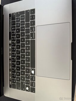 Predám APPLE MACBOOK PRO 15" MID-2018 (A1990) - 4