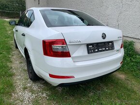 Predám ľahko poškodenú Škoda Octavia 1.4tsi CNG RV 2016 - 4