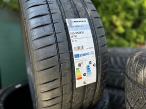 Pneumatiky Michelin Pilot Sport 4s 2024 rok - 4