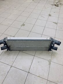 Audi chladič intercooler 3.0 TDi 8k0145805E - 4