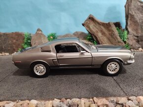 Prodám nový model 1:18 Shelby GT500 kr 1968 - 4