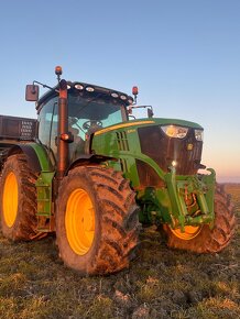 John Deere 6210R - 4