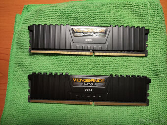 CORSAIR Vengeance LPX DDR4 32GB 3200 CL16 - 4