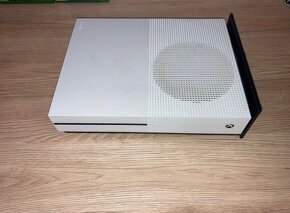 Xbox One S 1Tb + príslušenstvo + 6 hier - 4