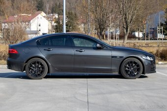 Jaguar XE 2.0 I4P R-Sport AT - 4