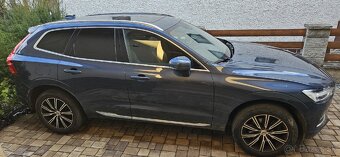 Volvo XC60 B5 Momentum AWD A/T

 - 4