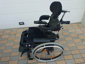 invalidny vozík LEVO s elektrickou vertikalizaciou - 4