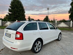 Skoda Octavia 2.0 TDI style edition r.v 2012 xenon navi - 4