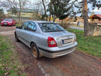 Hyundai Elantra 1.6 - 4