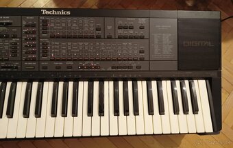 Technics keyboard SX-K700 + kufrik 100x40x17 - 4