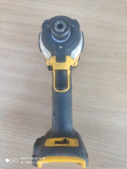 Dewalt rázový uťahovák 850 - 4