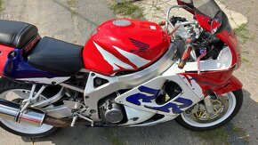 Honda cbr 900rr - 4