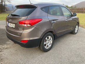 Hyundai ix35 2.0 CRDi VGT Premium 4x4 A/T - 4