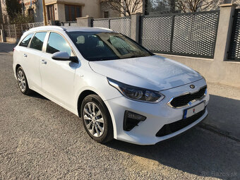 KIA Cee’d Sporty Wagon 1.6 CRDi Silver - 4