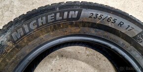 235/65r17 Michelin Pilot Alpin 5 SUV - 4