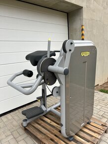 Technogym Element+ Glute (stroj na zadok) - 4