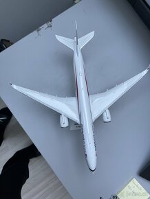 Model Airbus A350-900 Malaysia Airlines 1:200 - 4