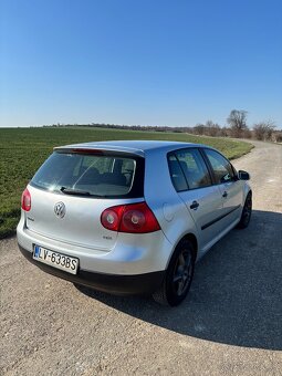 Volkswagen Golf 5 - 4