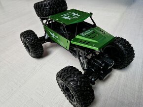 RC auto 4x4 1:8 - 4