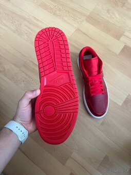 Nike Air Jordan 1 Low SE red - 4