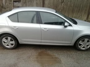 Rozpredám škoda octavia 3 sedan 1,6 tdi 77 kW strieborna - 4