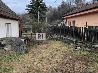 Starý rodinný dom s veľkým pozemkom výmery 1 505 m2, intravi - 4