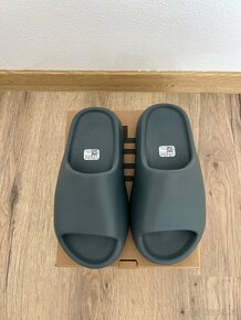 Adidas Yeezy Slide EU38 - 4