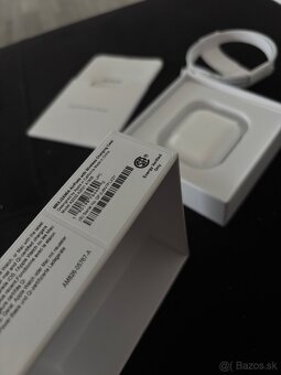 Apple AirPods 2nd Generation - 4