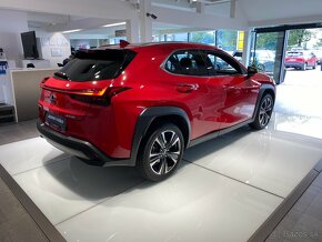 Lexus UX 250H Business Tech - 4