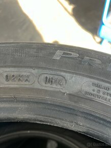 Pneu 225/50R17 - 4