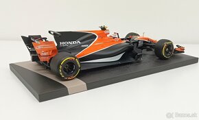 1:18 Minichamps McLaren F1 MCL32 Vandoorne 2017 - 4