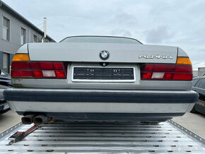 Predám BMW E32 750i V12 - na renováciu alebo diely - 4