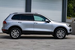 VW Touareg 3,0 V6 TDI 8AT (webasto, panoráma,el.ťažné, koža) - 4