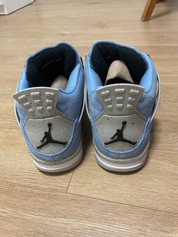 Jordan 4 University blue - 4