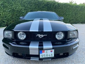 Ford Mustang GT V8 - 4