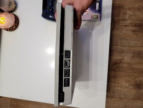 Playstation 4 Slim - 4