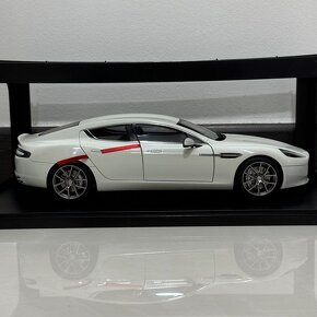 1:18 AutoArt Aston Martin Rapide S - 4