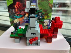 Lego Minecraft 21172 Zničený portál - 4