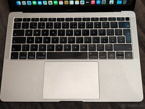 MacBook Air 2019 - 4