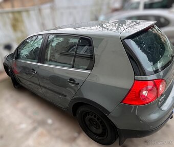 Predám Volkswagen Golf 5 - 4