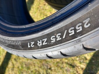 255/35 r21 letne pneumatiky - 4