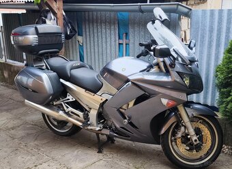 Yamaha FJR 1300 - 4