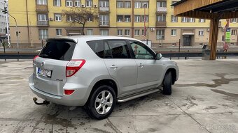 Predám toyotu rav 4 2011 - 4