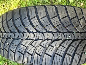 Kumho 245/45 R19 - 4